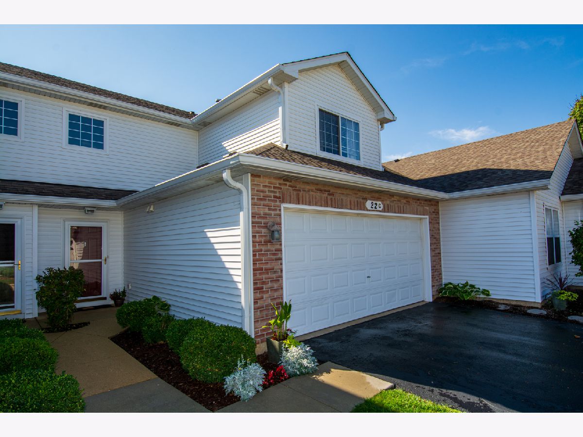 Townhomes Sold Rolling Oaks Sugar Grove Illinois, 22 Rolling Oaks