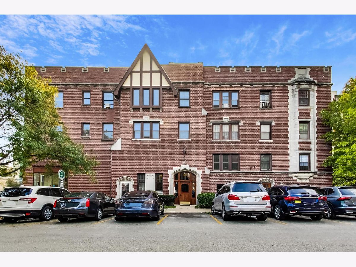 Condos & Townhomes Sold Holley Court Oak Park Illinois, 1103 Holley