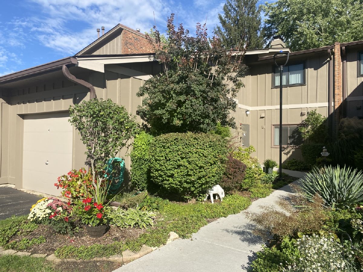 2S427 Emerald Green Drive, Warrenville, Illinois 60555 MLS 11249122