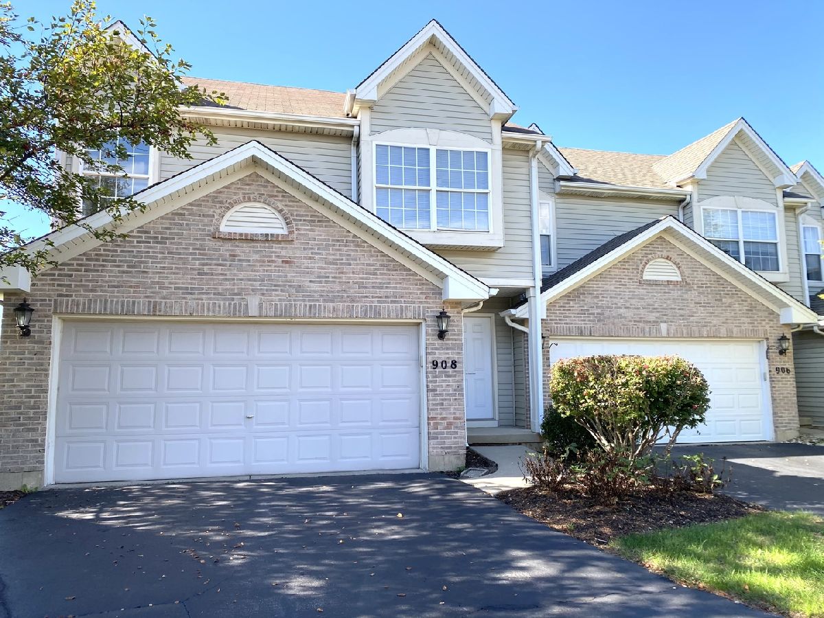Townhomes Rented Windstone Crossing Lake In The Hills Illinois, 908 Windstone