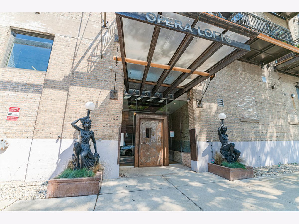 Condominiums Sold Opera Lofts Chicago Illinois, 2545 Dearborn