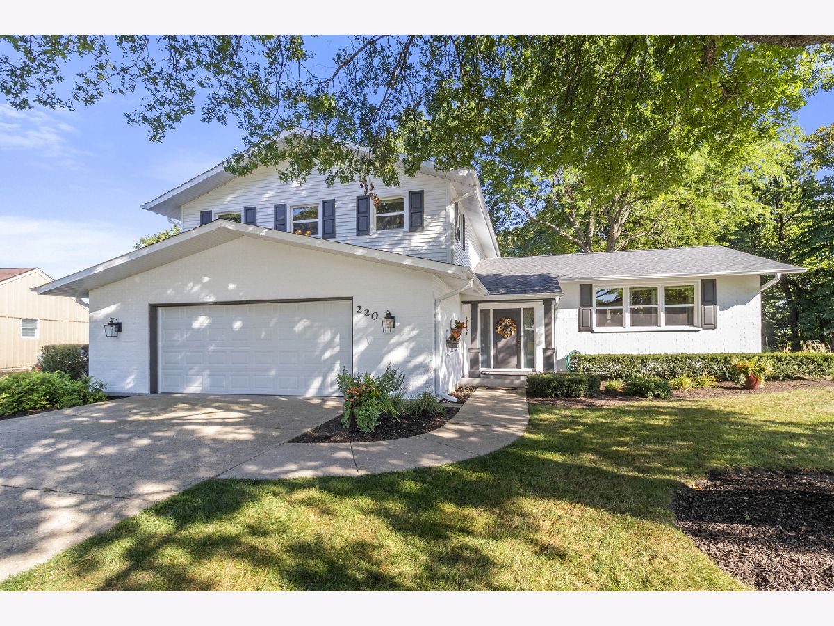 Homes & Condos & Townhomes Sold Aux Sable Minooka Illinois, 220 Waubansee