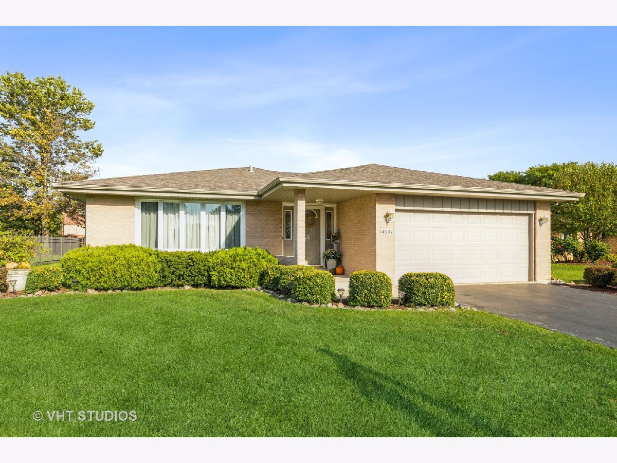 Homes Sold Pinewood East Orland Park Illinois, 14587 Creekview