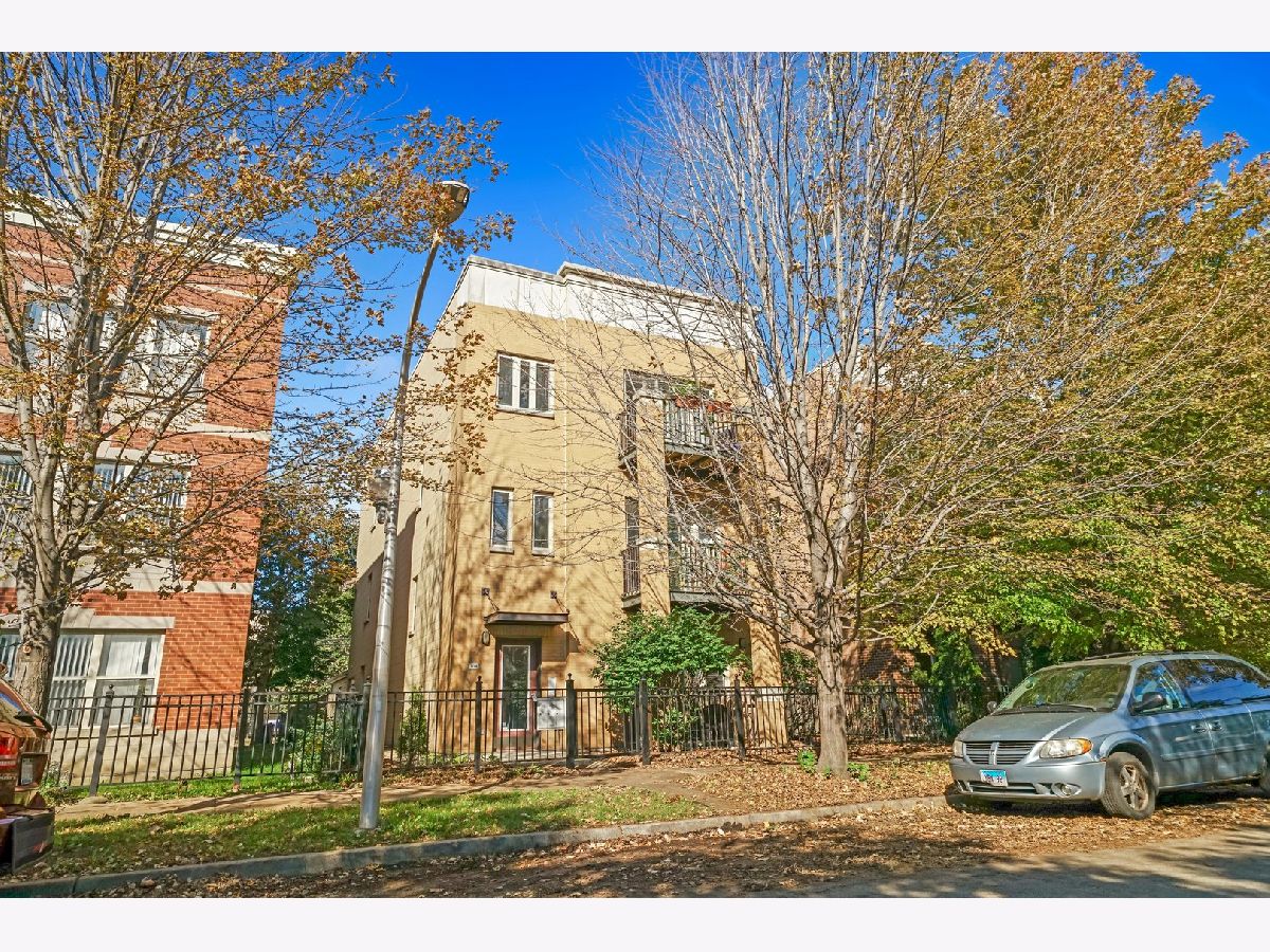 Condos & Townhomes Rented Roosevelt Square Chicago Illinois, 1118 Washburne