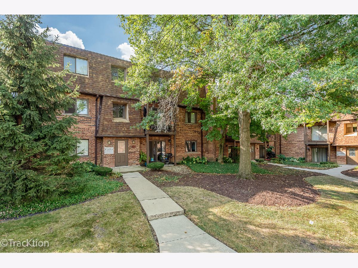 Condominiums Sold Hidden Valley Lombard Illinois, 1512 Fairfield