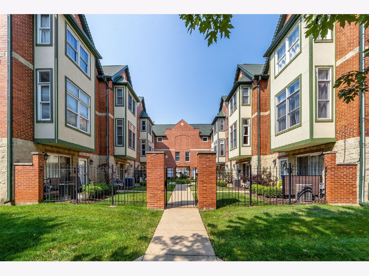 Condos & Townhomes Sold Forest Avenue Townhomes Brookfield Illinois, 3742 Forest