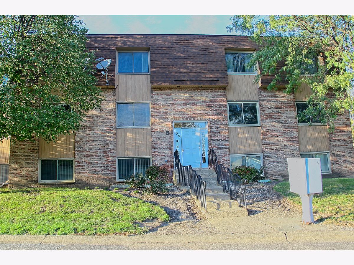 Condominiums Sold Fountains Of Glendale Glendale Heights Illinois, 154 Waters Edge