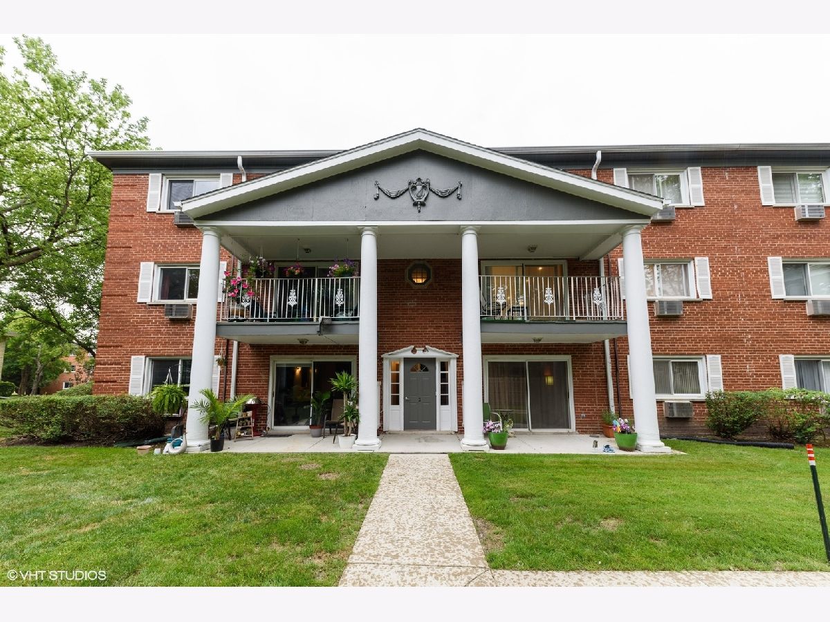 Condos & Townhomes Sold Country Club Condominium Arlington Heights Illinois, 2 Lillian