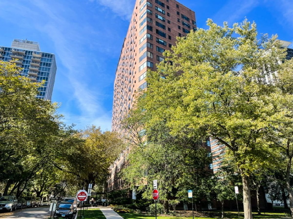 Condominiums Sold Darien Condominium Chicago Illinois, 3100 Lake Shore