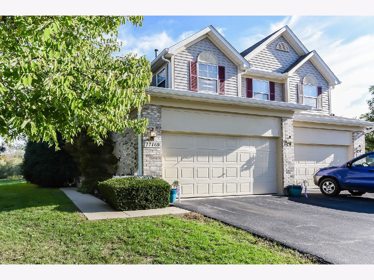 Townhomes Sold Windsor Woods Libertyville Illinois, 17169 Cunningham