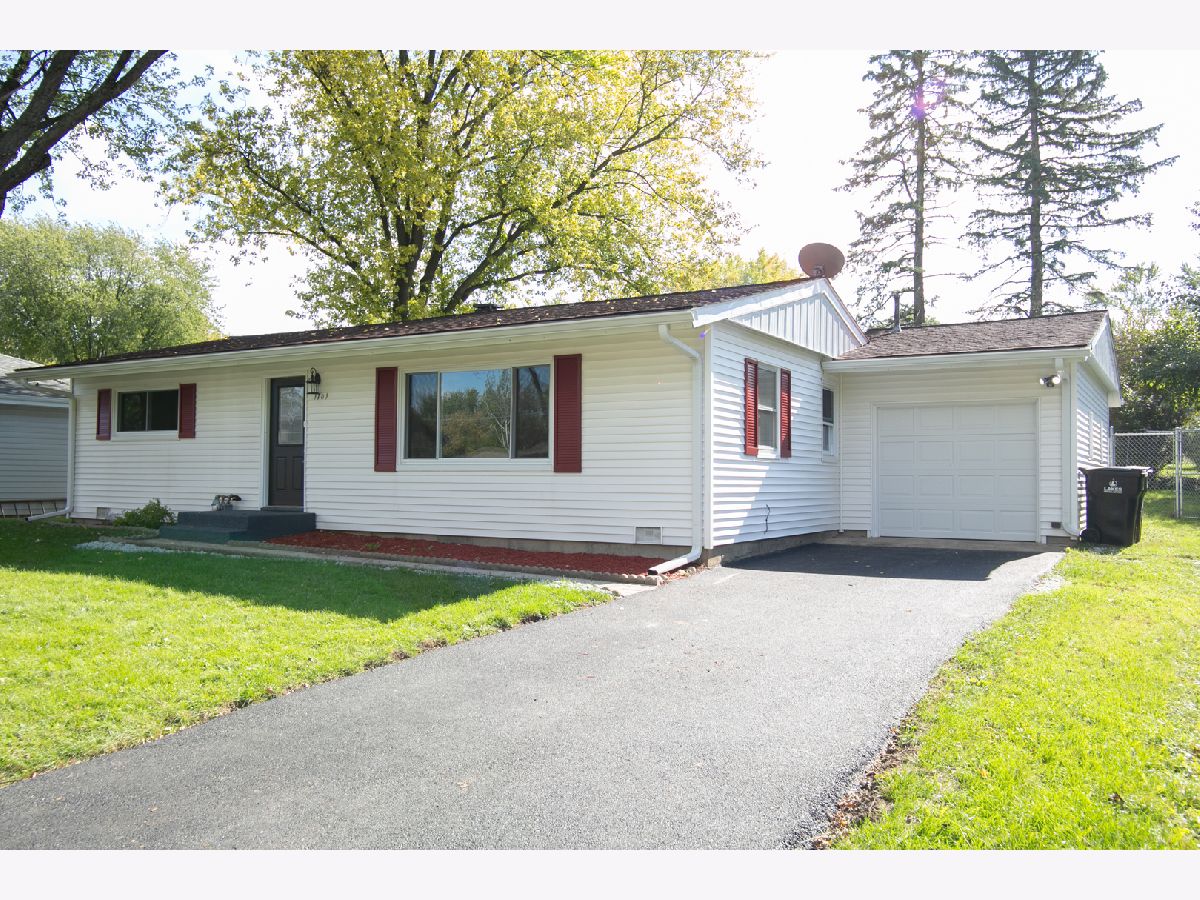 Homes Sold Sunnyside Mchenry Illinois, 1701 Oakleaf