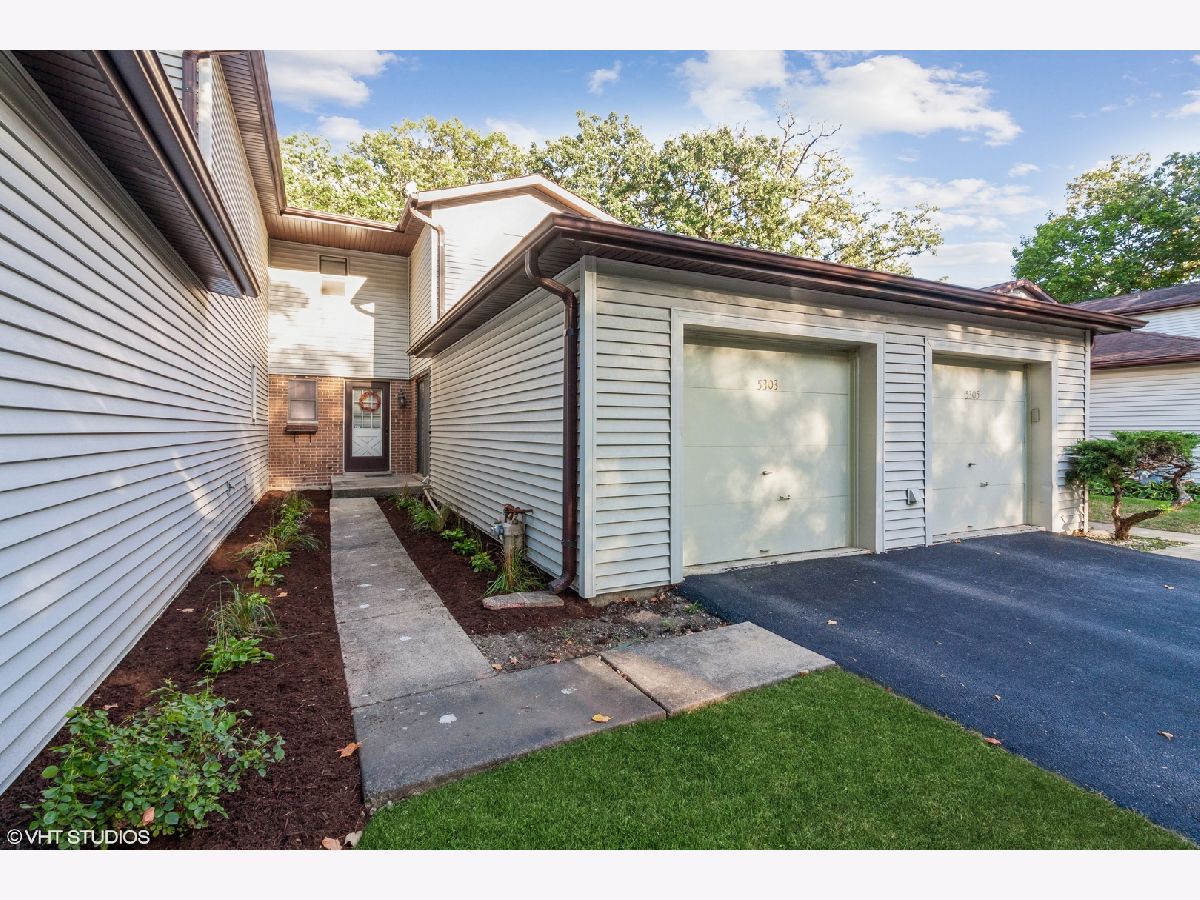 Townhomes Sold Oak Ridge Lisle Illinois, 5303 Newport
