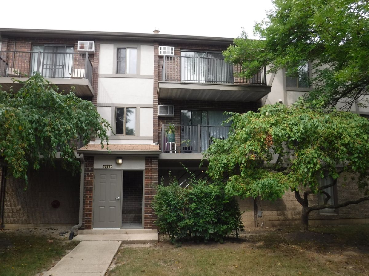 Condominiums Rented Quail Ridge Naperville Illinois, 1669 Ishnala