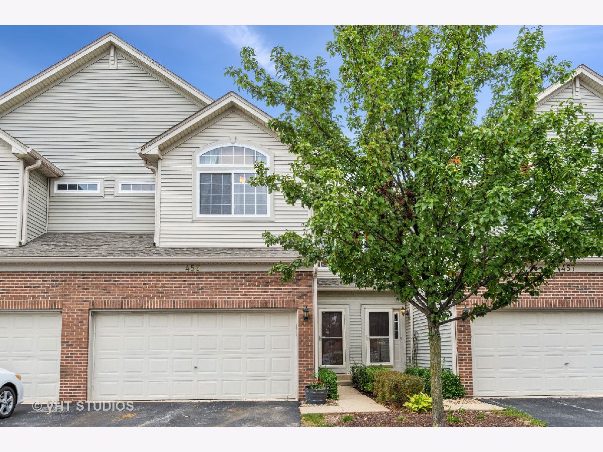 Townhomes Sold Abington Trace Aurora Illinois, 459 Jamestown