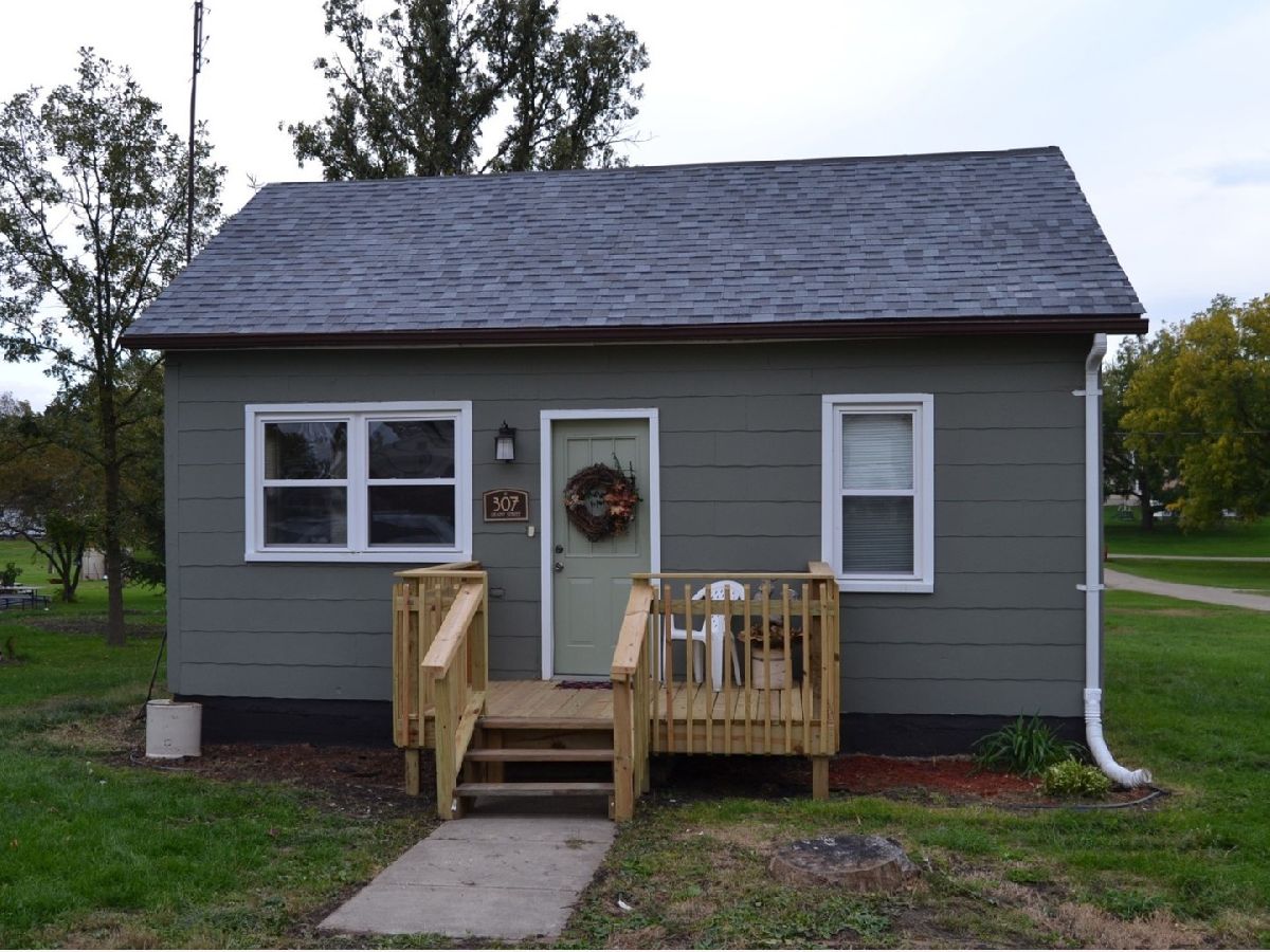  Rented Lostant Illinois, 307 Grant