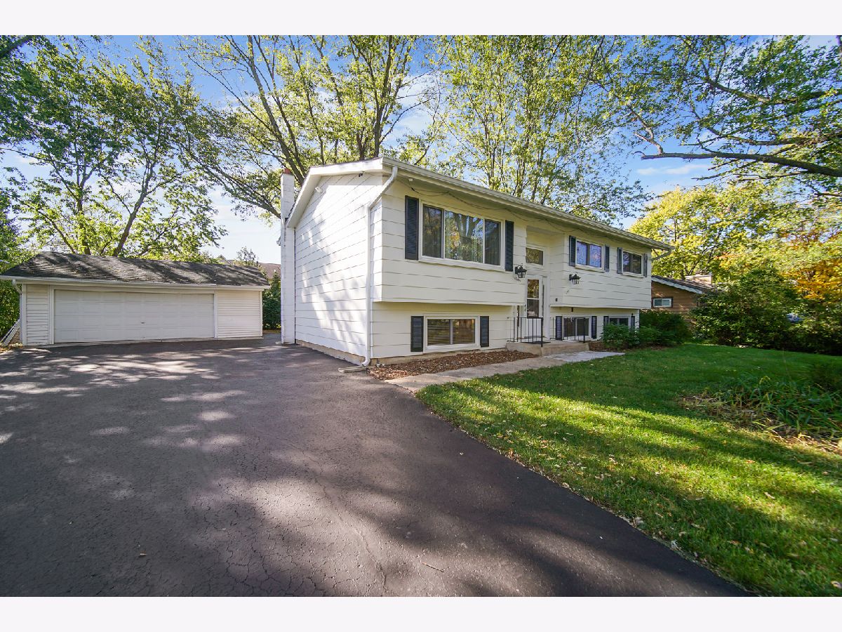 Homes Sold Krisview Acres Prairie View Illinois, 16345 Menna