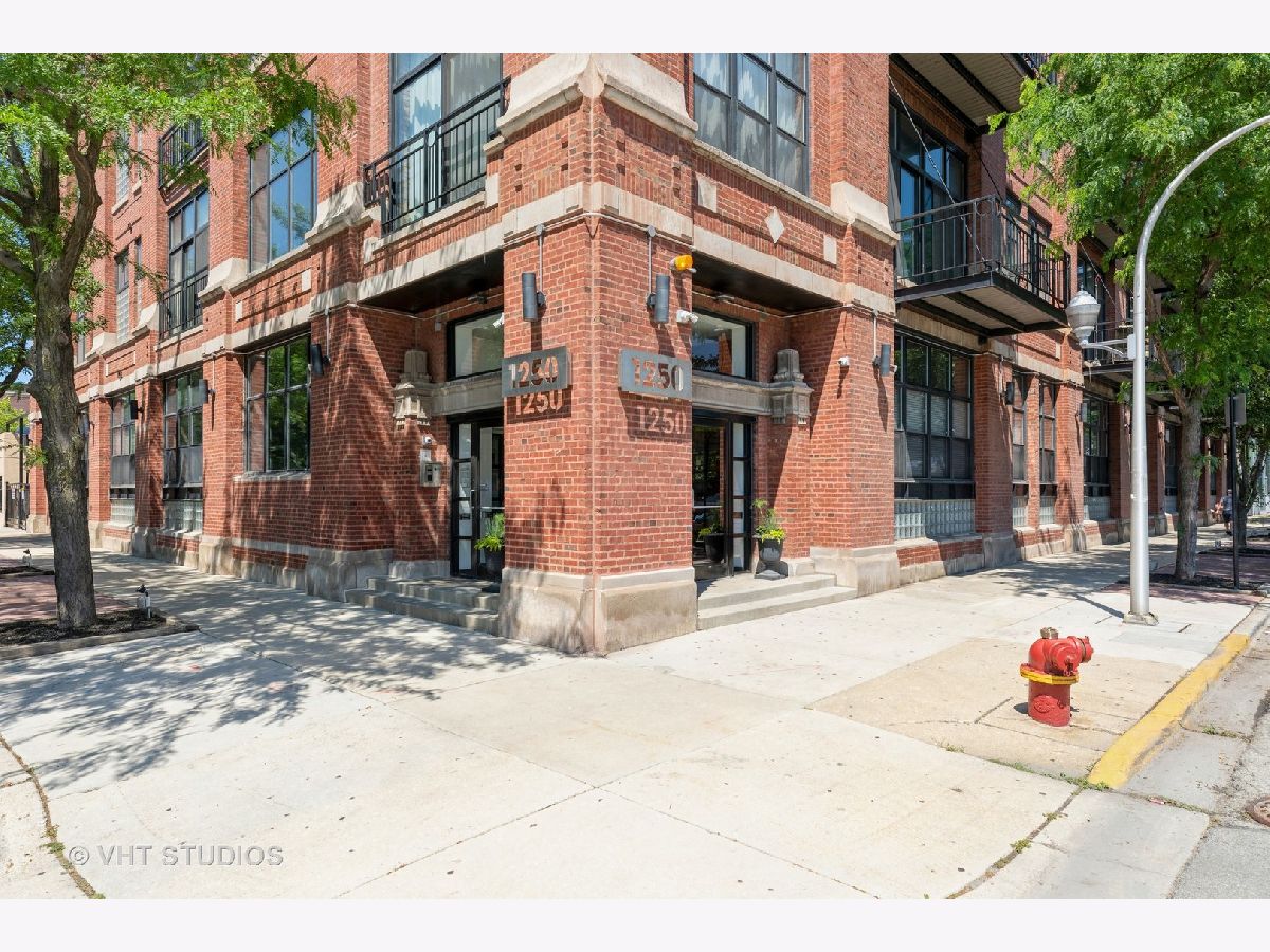 Condominiums Rented Vanguard Lofts Chicago Illinois, 1250 Van Buren