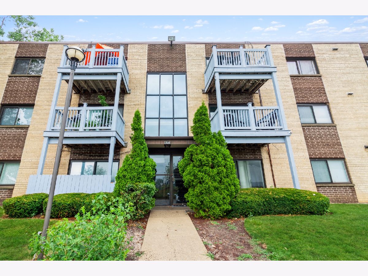 Condominiums Sold Pinecrest Prospect Heights Illinois, 664 Pinecrest