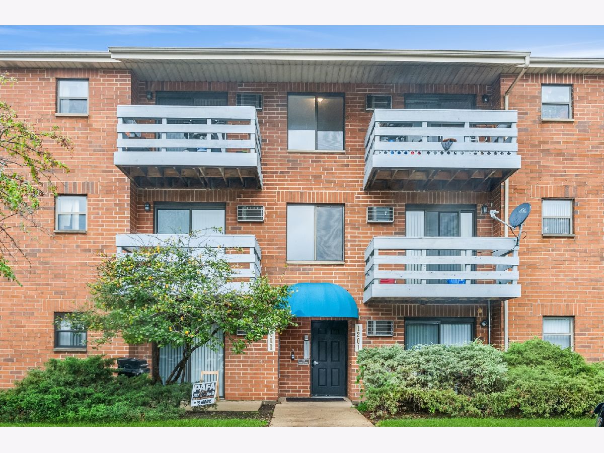 Condominiums Sold Beacon Cove Palatine Illinois, 1209 Winslowe
