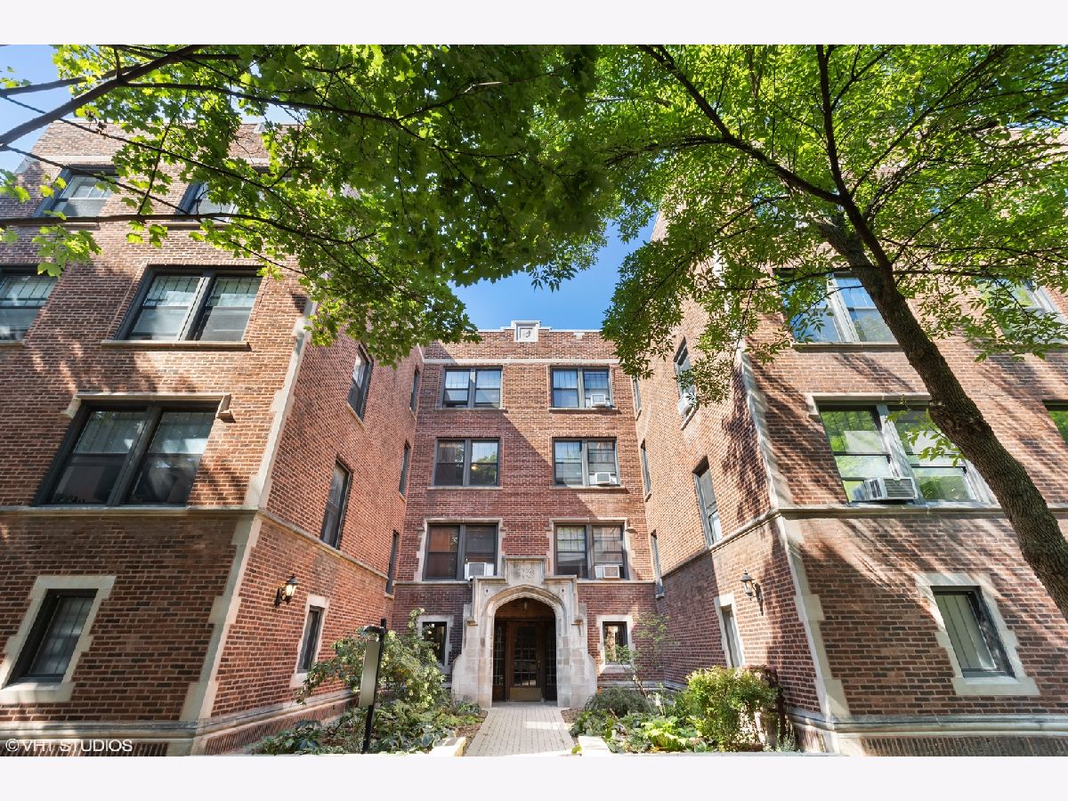 Condominiums & Homes Rented Magnolia Glen Chicago Illinois, 5952 Lakewood