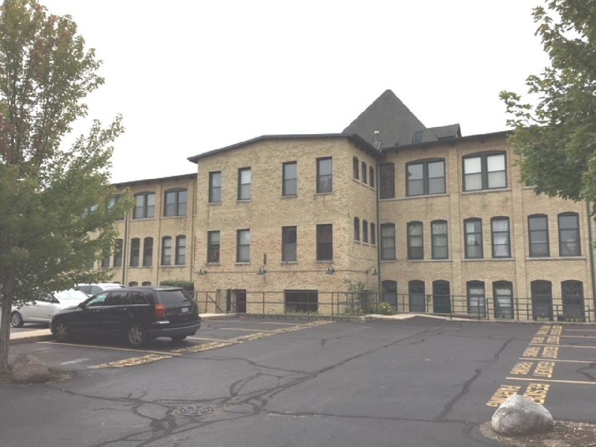 Townhomes Rented Shoe Factory Lofts Elgin Illinois, 630 Congdon
