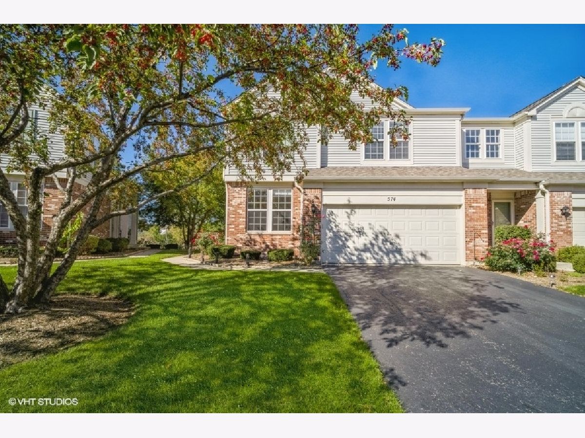 Townhomes Sold Creekside Meadows Algonquin Illinois, 574 Woods Creek