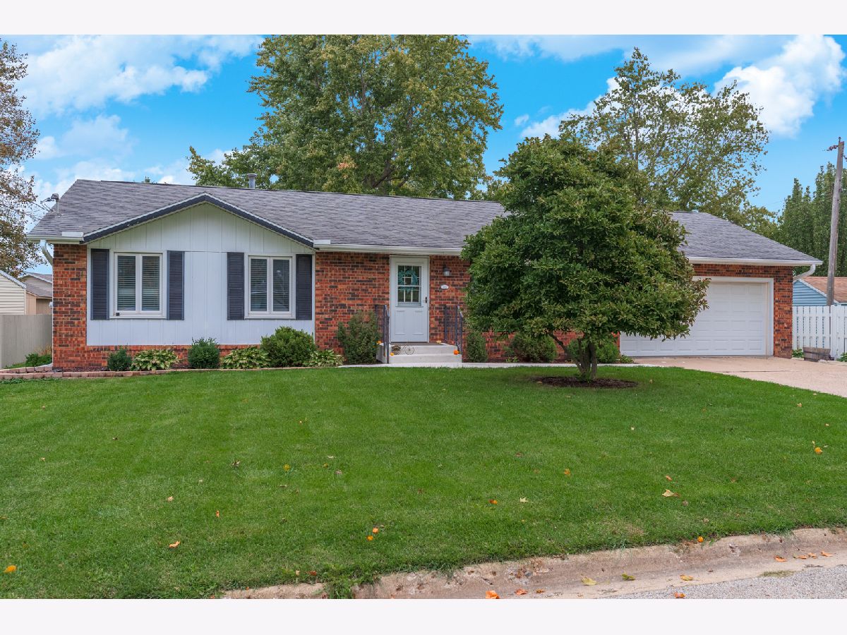  Sold Congerville Illinois, 105 Lake Park
