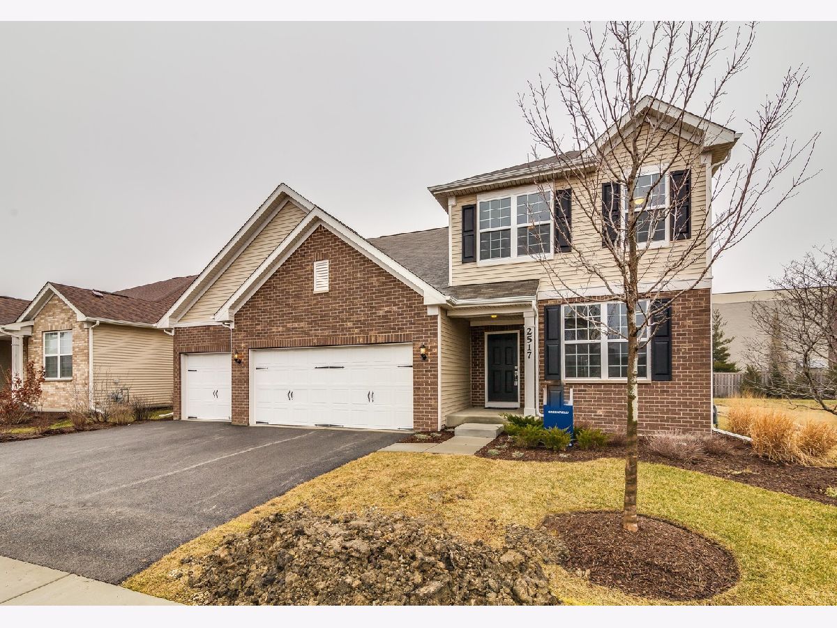 Homes Sold Eastfield Bartlett Illinois, 1732 Eastfield