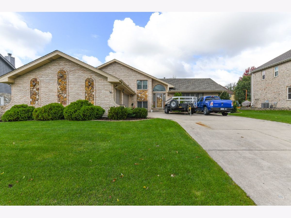 Homes Sold Eaglecrest Estates Lemont Illinois, 1234 Acorn