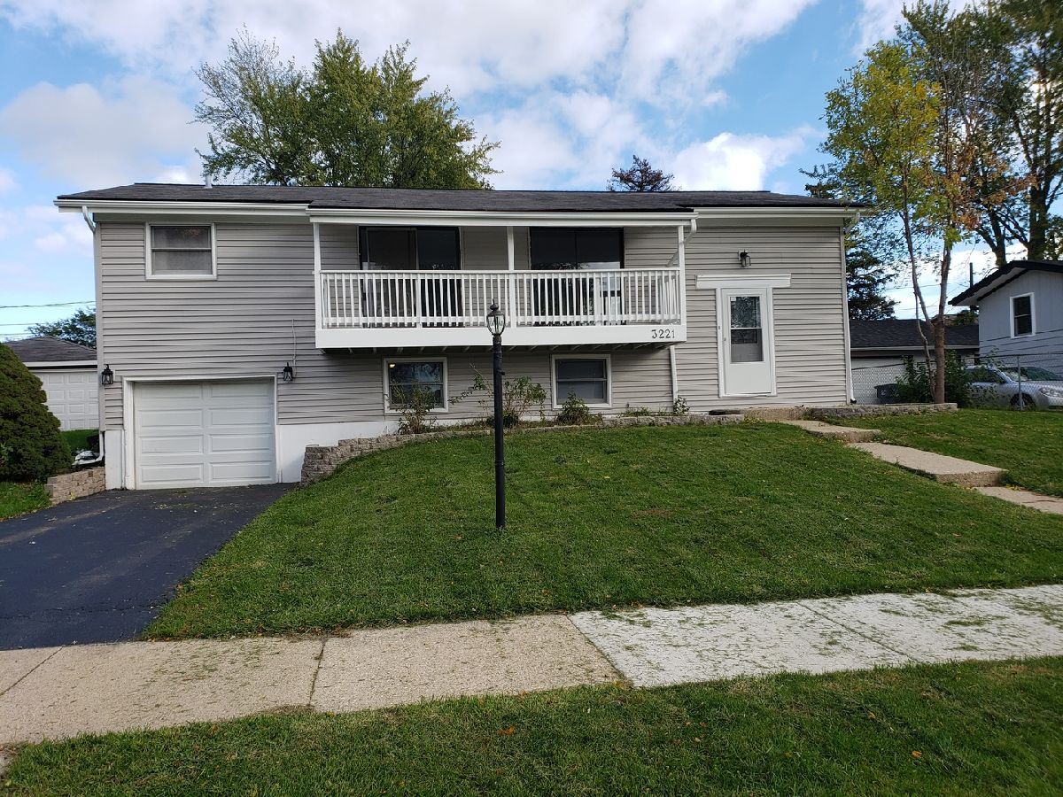 Homes Sold Castle Crest Waukegan Illinois, 3221 Twyford