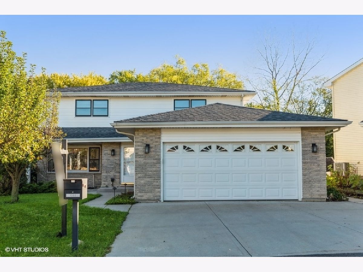 Townhomes & Condos & Homes Sold Knollwood Lake Zurich Illinois, 1032 Aspen