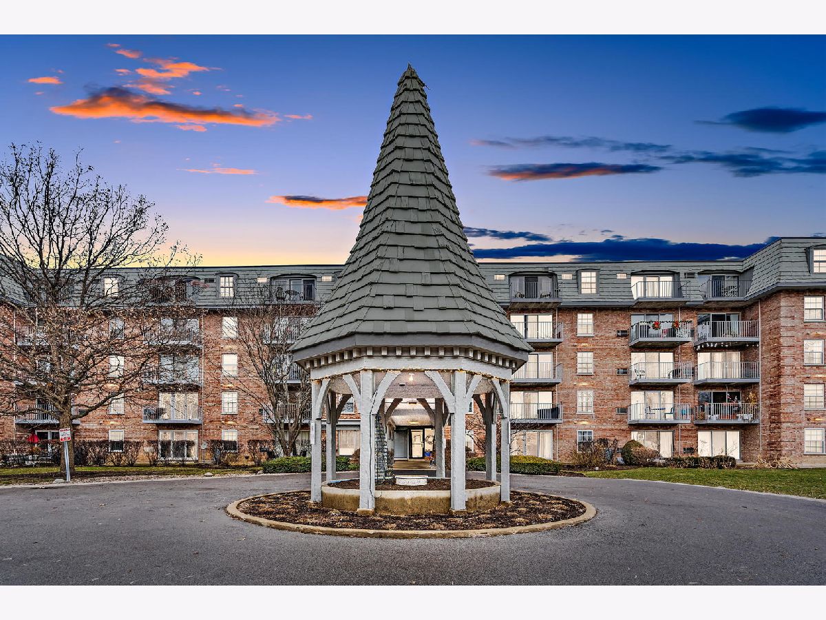 Condominiums & Homes Sold Maple Grove Downers Grove Illinois, 5125 Blodgett