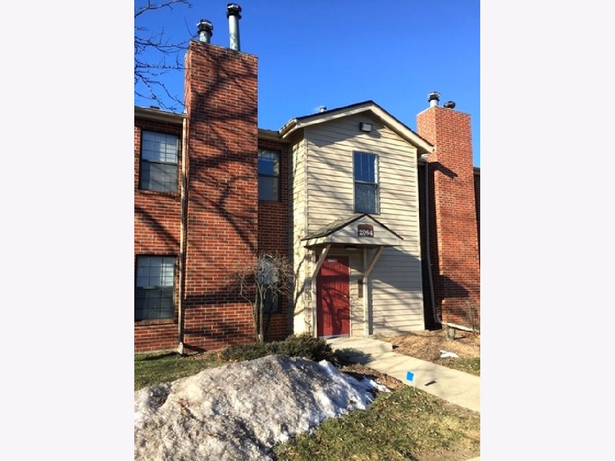 Condominiums Rented Foxfire Palatine Illinois, 2064 Rand