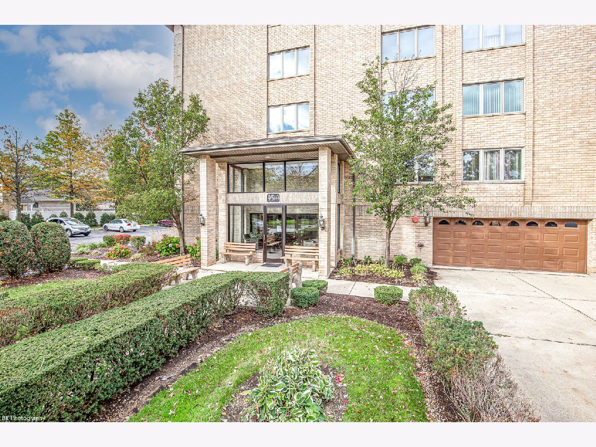 Condominiums Sold Heritage Oak Lawn Illinois, 9510 Kolmar