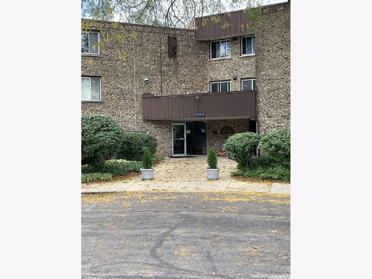Condominiums Sold Brookwood Rolling Meadows Illinois, 2600 Brookwood Way