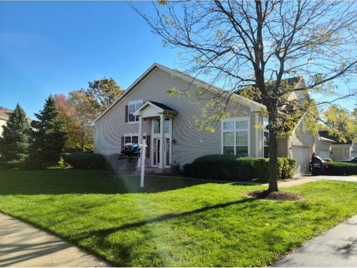 Homes & Townhomes Rented Herons Landing Bartlett Illinois, 1951 Fountain Grass
