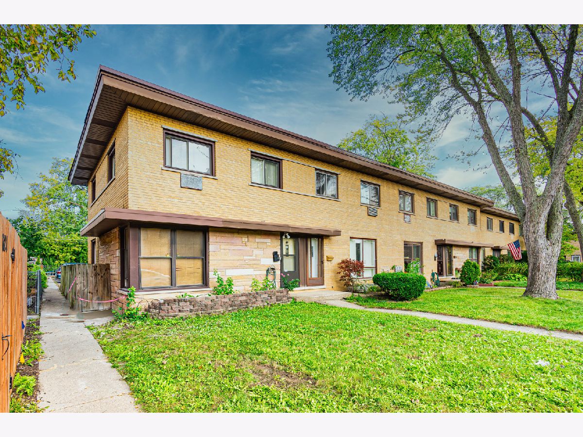 Townhomes Sold Maple Crest Mount Prospect Illinois, 617 Maple