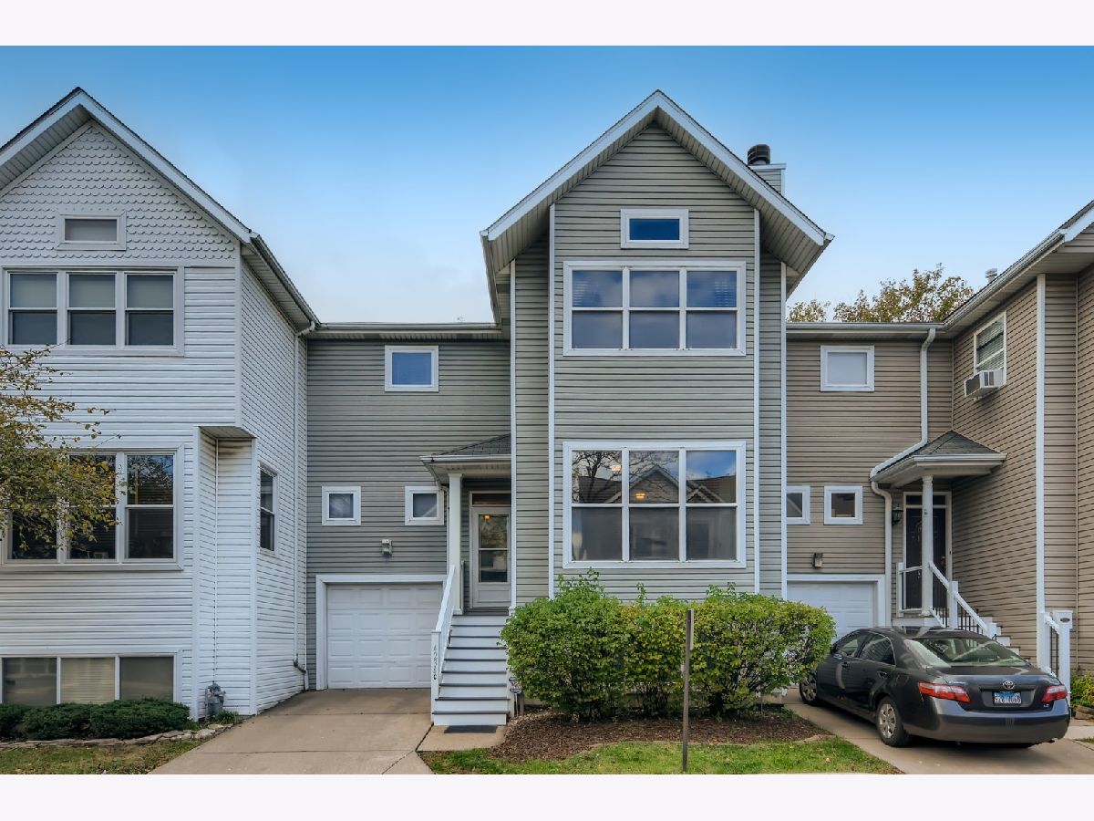 Townhomes & Homes Sold Terraces Of Old Irving Chicago Illinois, 4234 Kolmar