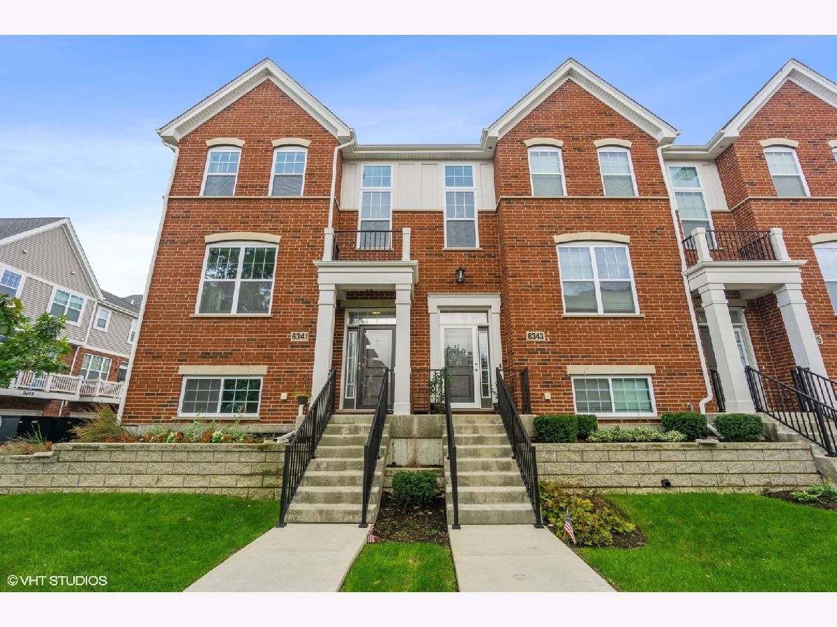 Condos & Townhomes Rented Lexington Walk Morton Grove Illinois, 6341 Capulina