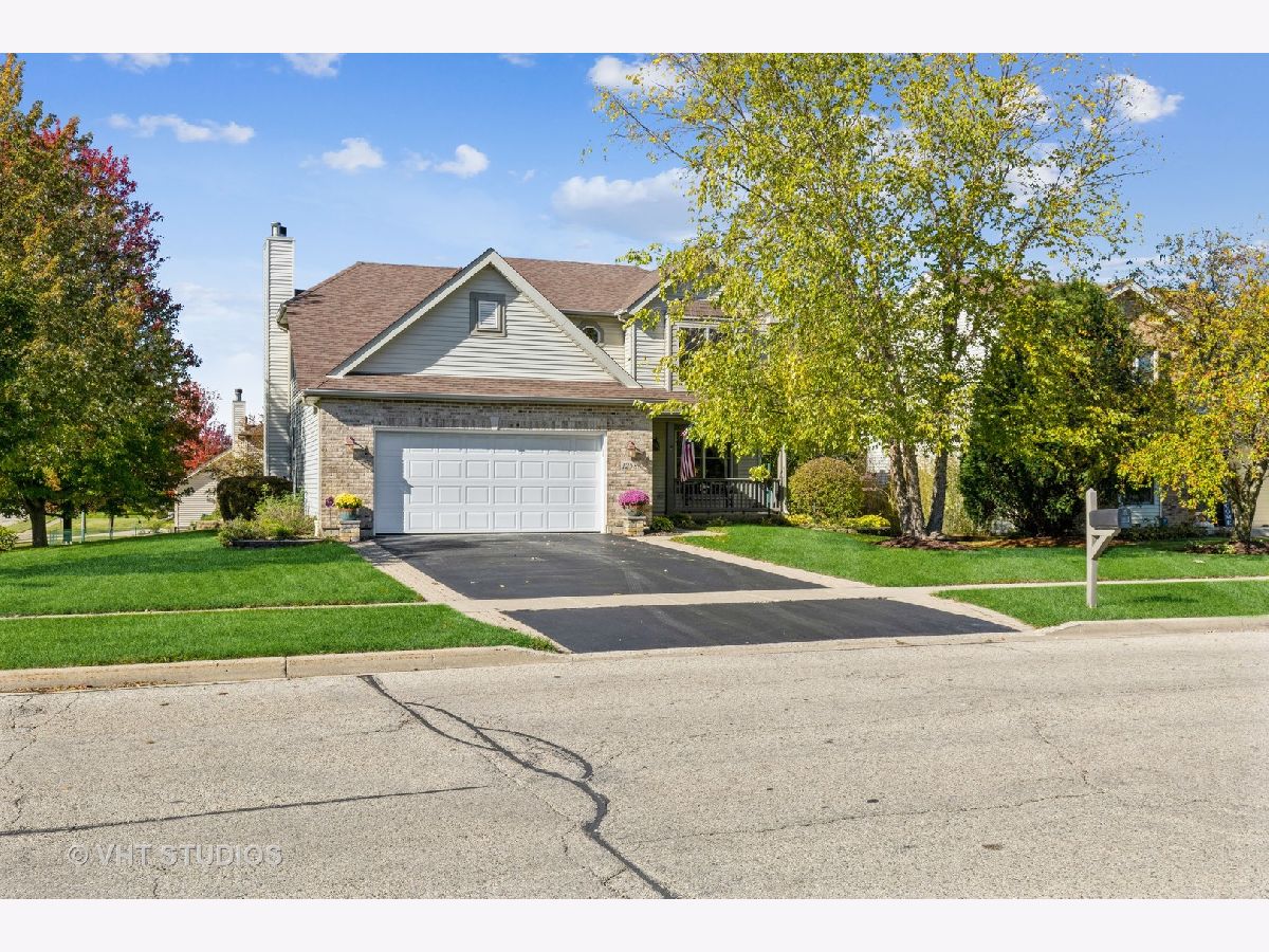 Homes Sold Autumn Ridge Woodstock Illinois, 1258 Tara