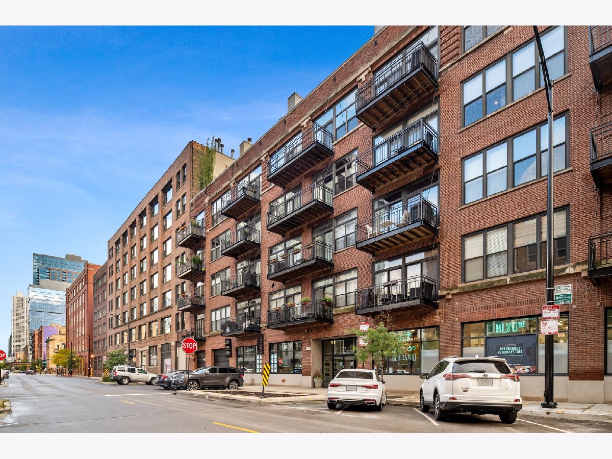 Condos & Townhomes Rented Erie Center Lofts Chicago Illinois, 375 Erie