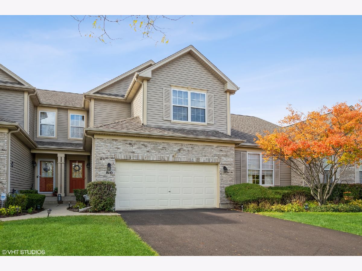 Townhomes & Homes Sold Countryfield Townes Elgin Illinois, 810 Countryfield