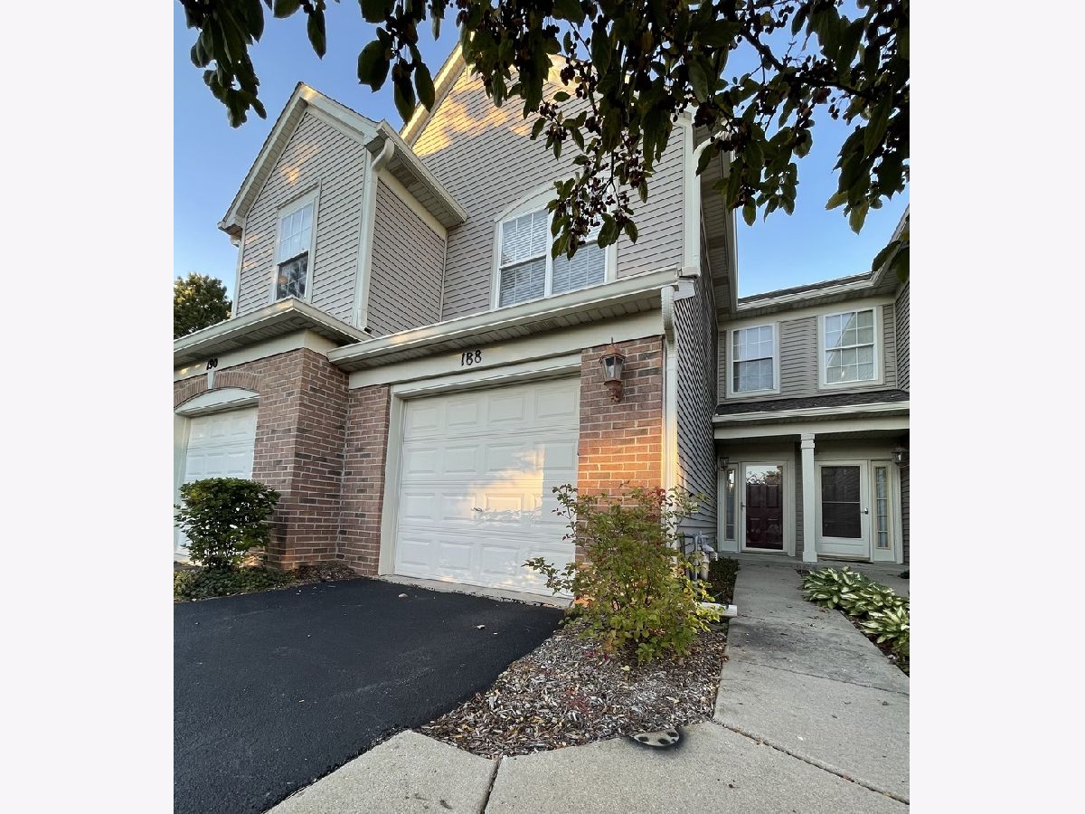 Townhomes & Homes Rented Briargate Grayslake Illinois, 188 Stockton