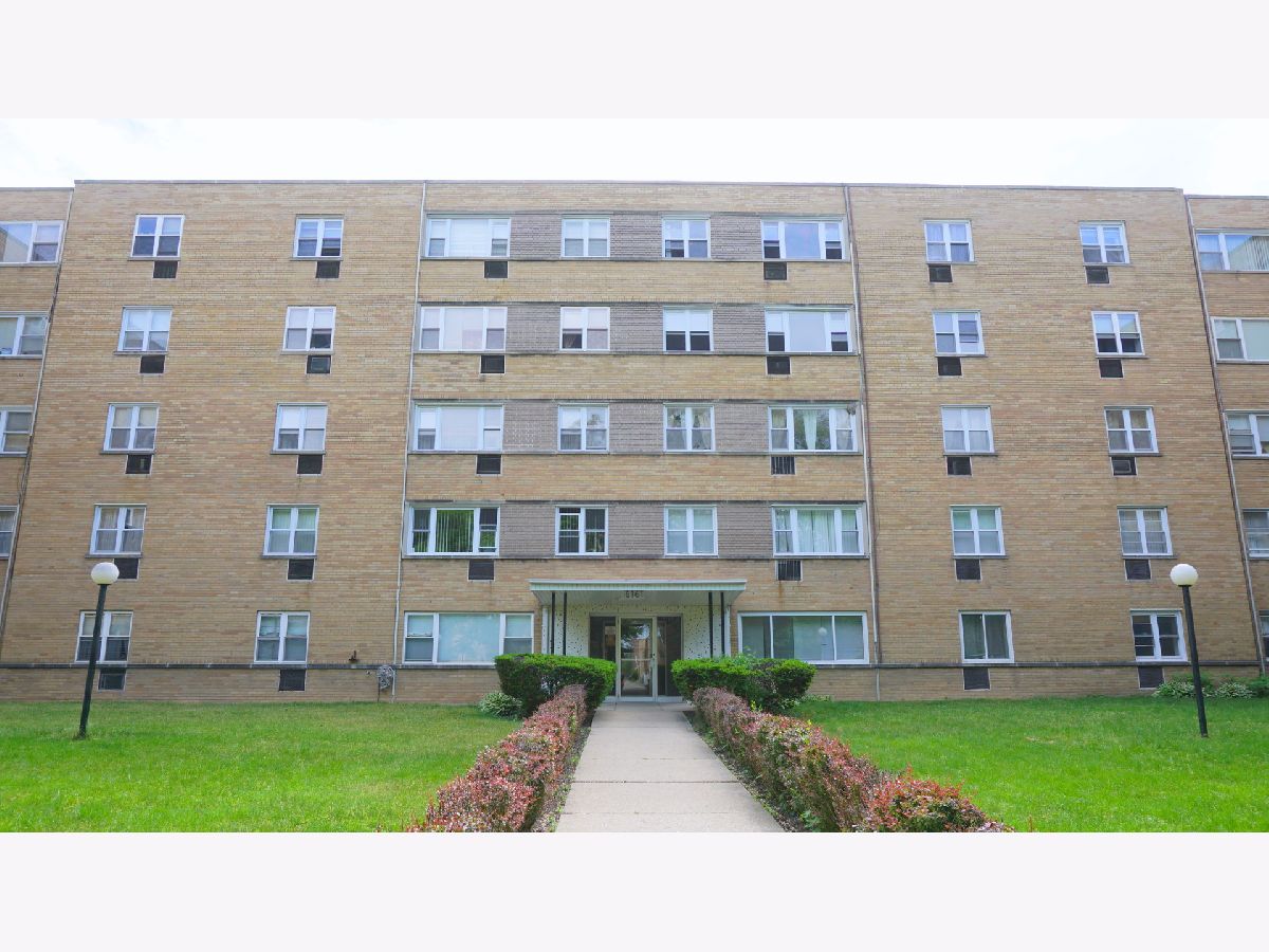Condos & Townhomes Rented Granville Court Chicago Illinois, 6161 Hoyne