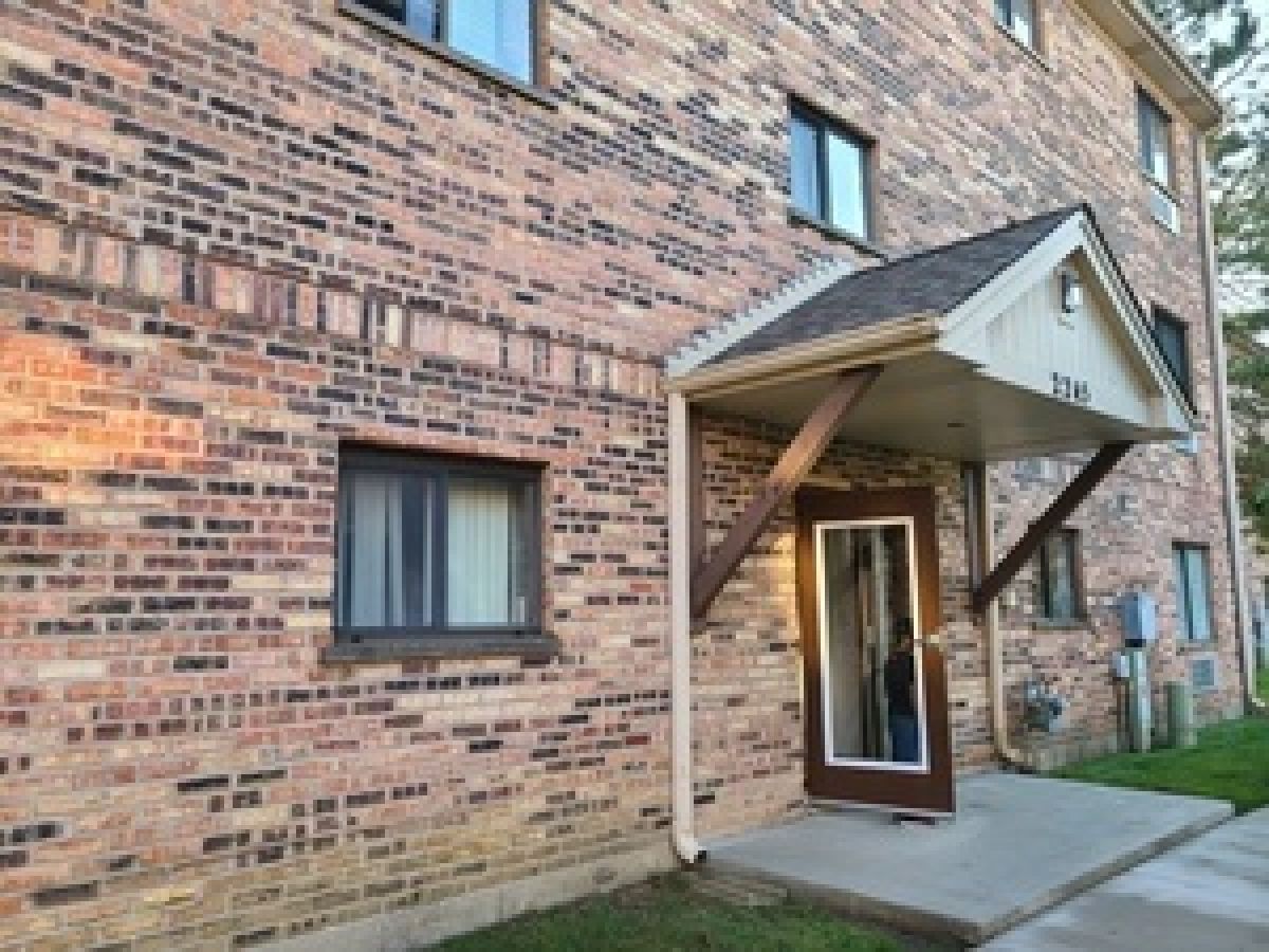 Condominiums Rented Rosewood Arlington Heights Illinois, 2245 Nichols