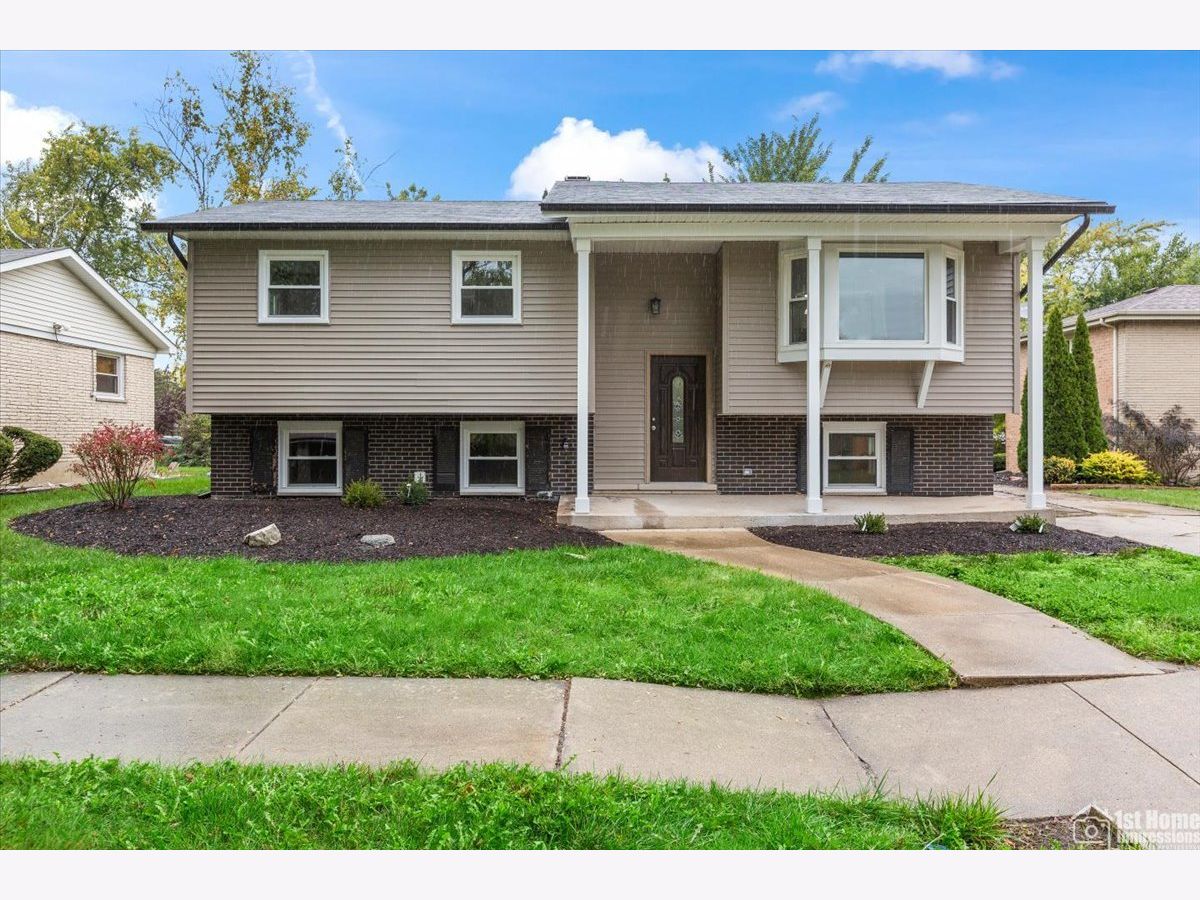 Homes Sold Winona Terrace South Holland Illinois, 1324 156th