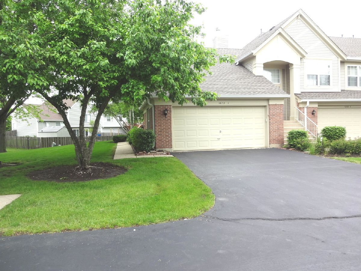 Townhomes & Condos & Homes Sold Fairfax Commons Silvercrest Bartlett Illinois, 1632 Columbia