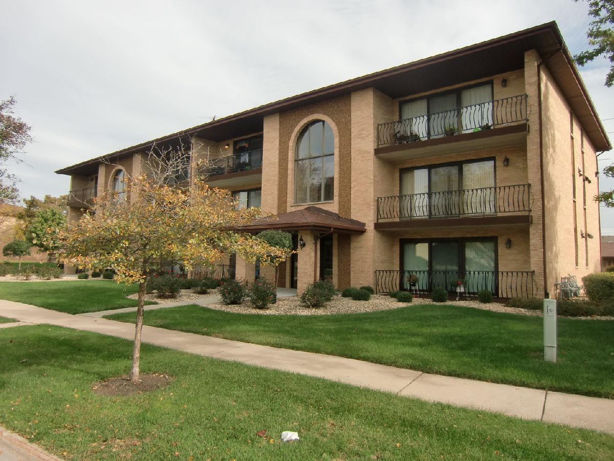 Townhomes & Condos & Homes Sold Eagle Ridge Tinley Park Illinois, 16107 Eagle Ridge