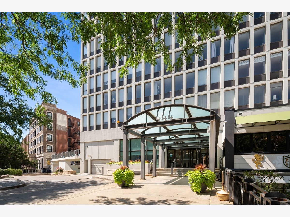 Condominiums Sold Park West Condos Chicago Illinois, 444 Fullerton