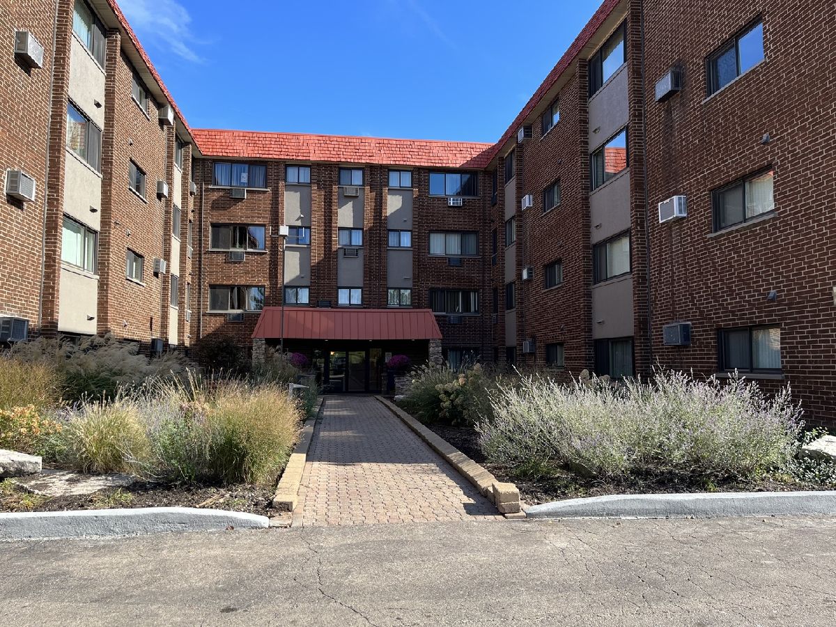 Condominiums Sold Westbrook Condominiums Hillside Illinois, 2021 Wolf